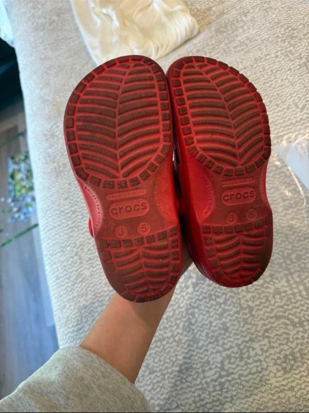 CROCS Kids Classic Clog in Red Boys size 5